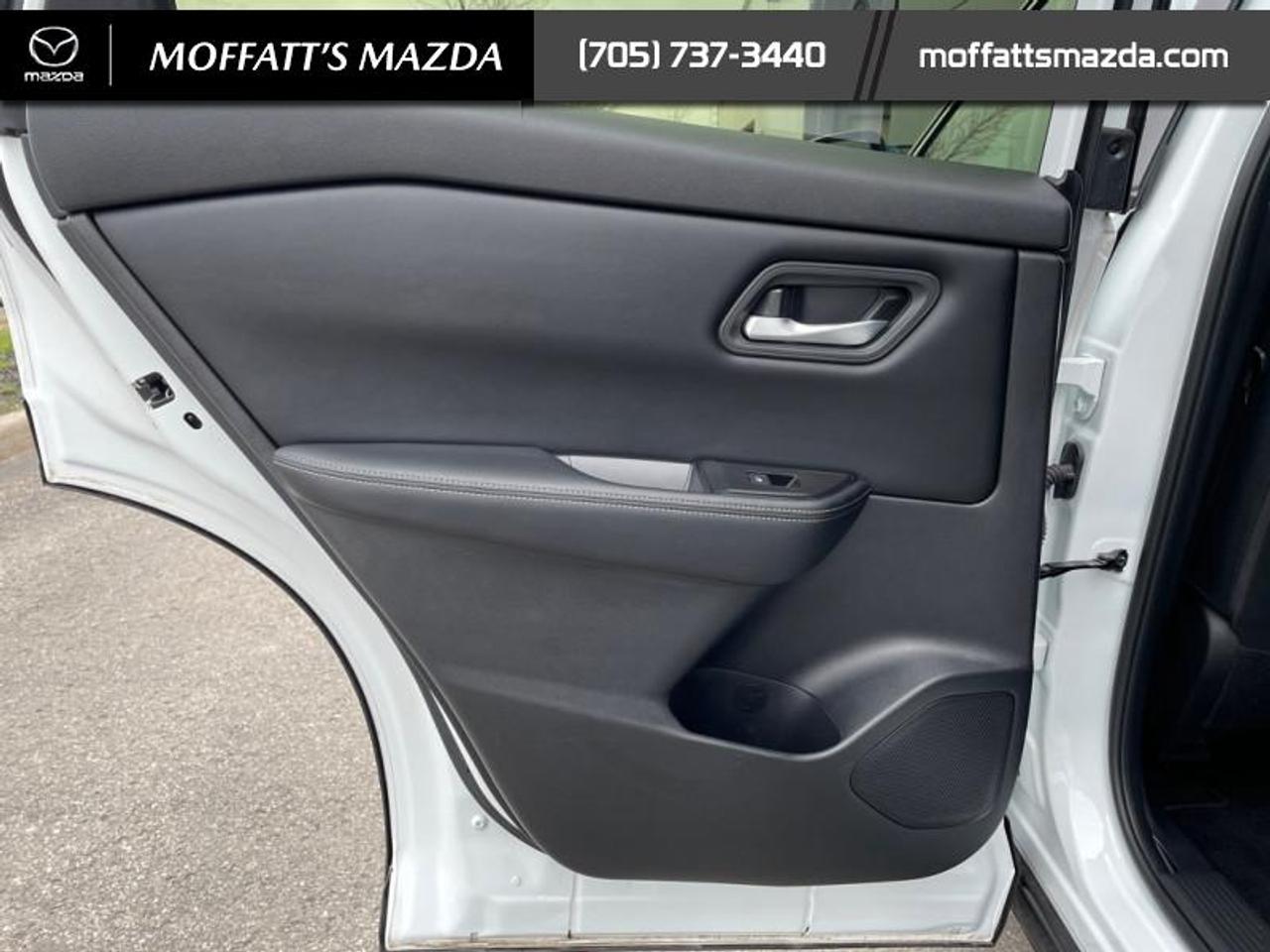 2024 Nissan Rogue SV MOONROOF Photo