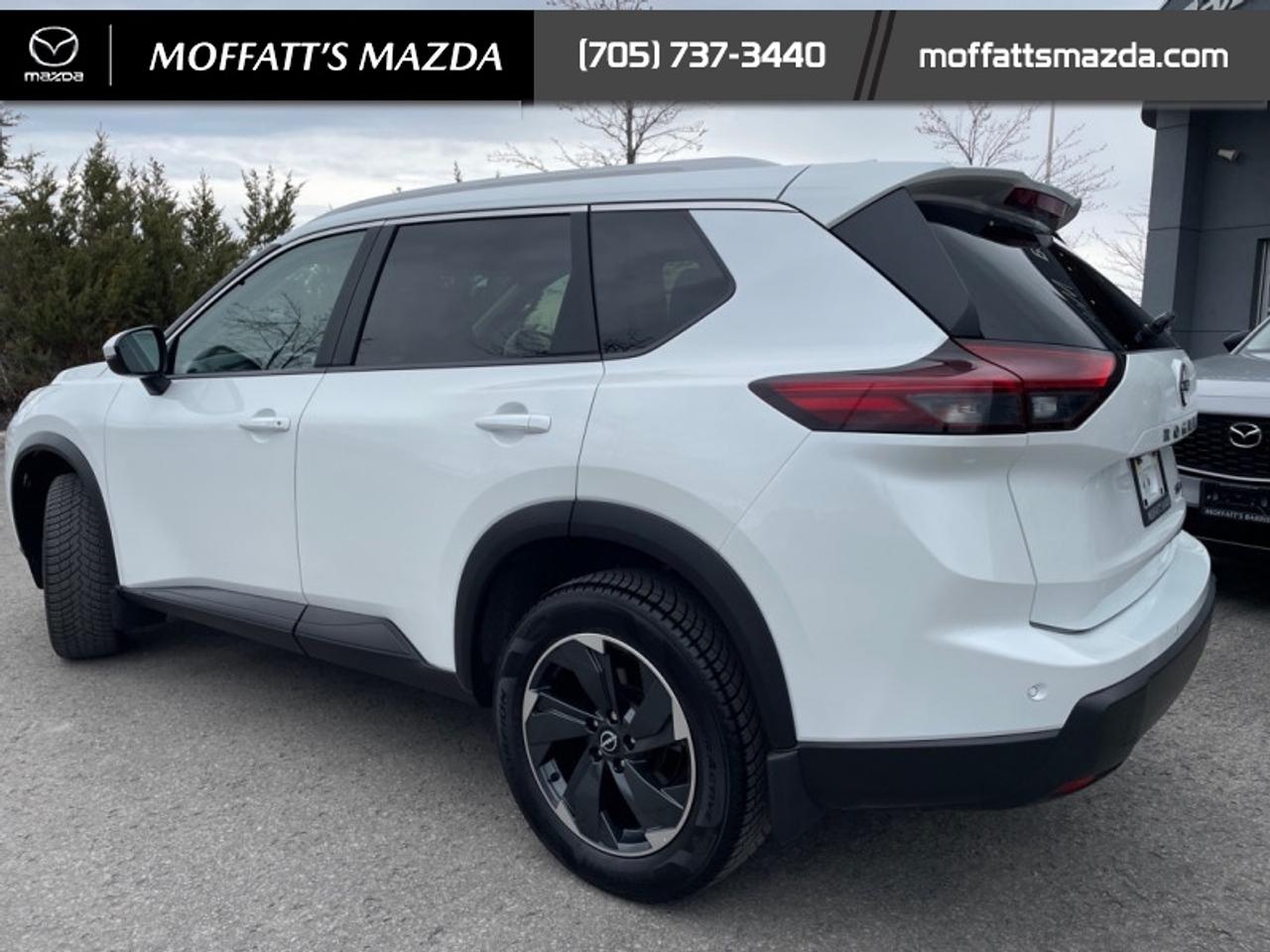 2024 Nissan Rogue SV MOONROOF Photo2