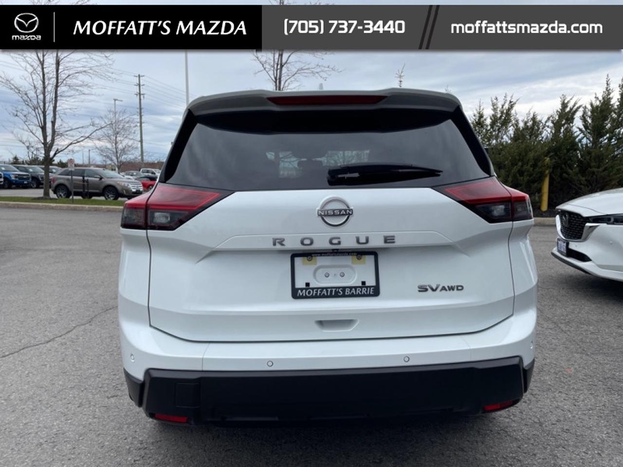 2024 Nissan Rogue SV MOONROOF Photo3