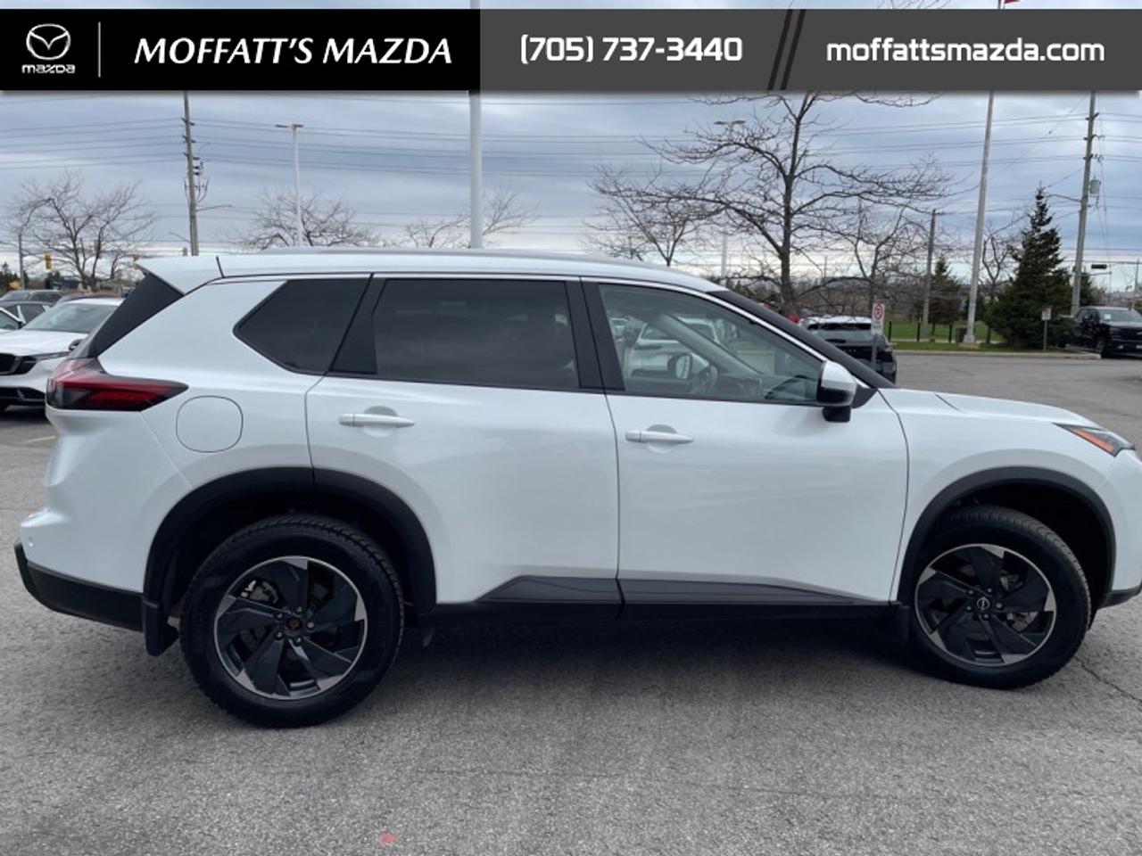 2024 Nissan Rogue SV MOONROOF Photo