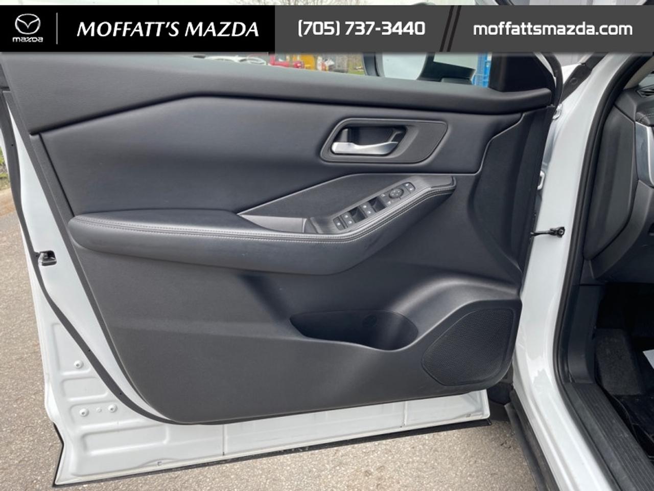 2024 Nissan Rogue SV MOONROOF Photo