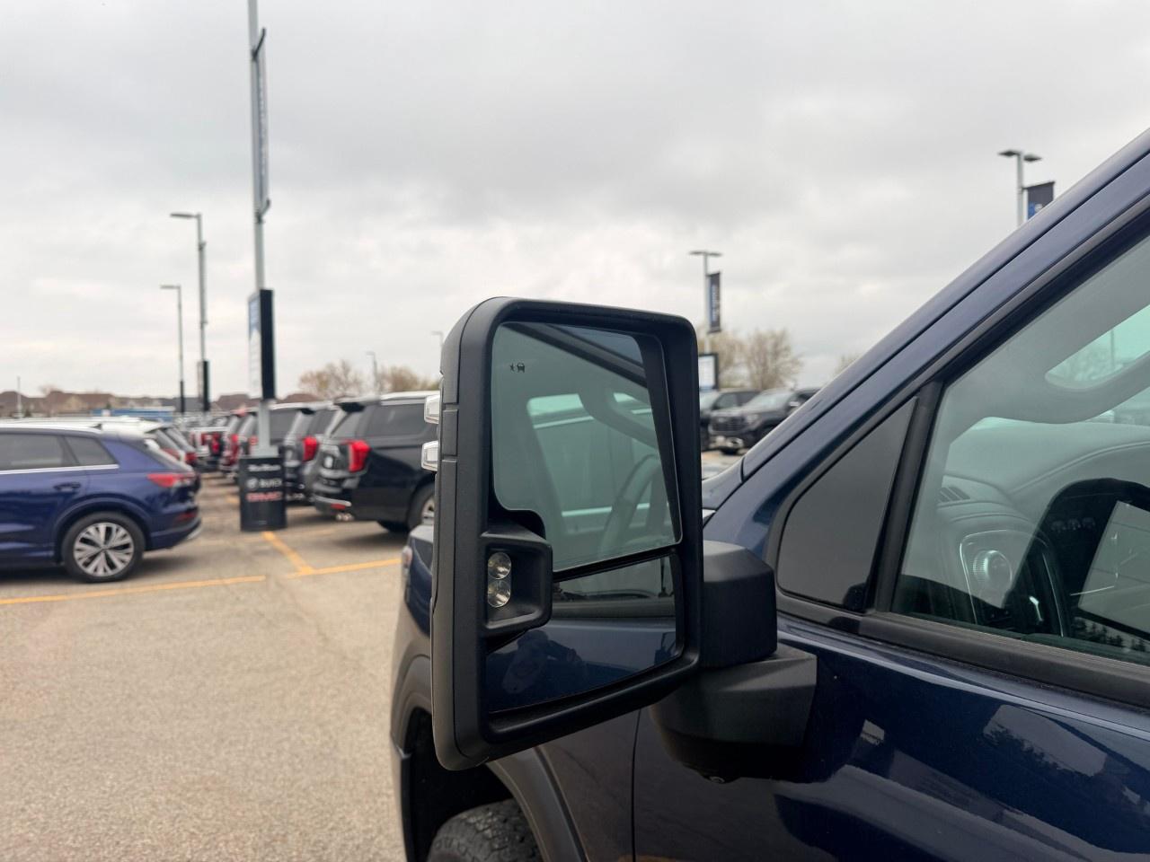 2020 GMC SIERRA 2500HD 4WD Crew Cab Standard Box AT4 Photo