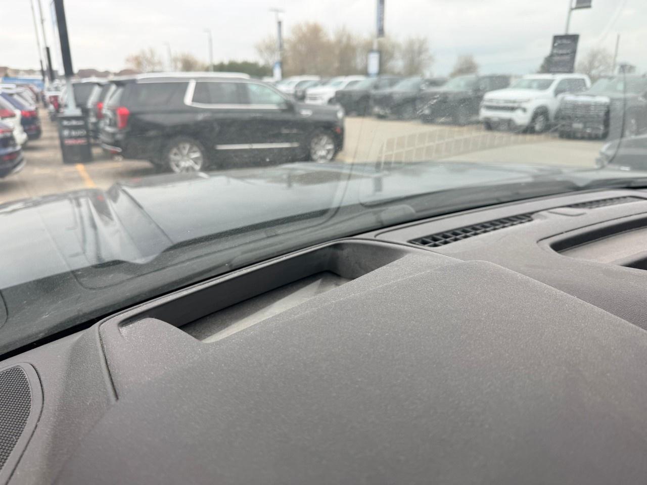 2020 GMC SIERRA 2500HD 4WD Crew Cab Standard Box AT4 Photo