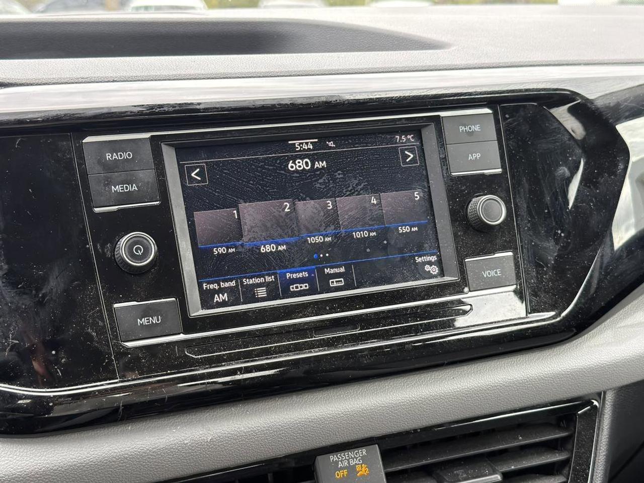 2024 Volkswagen Taos  Photo
