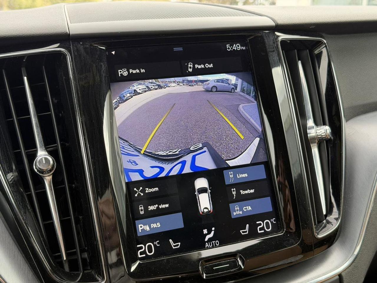 2019 Volvo XC60  Photo