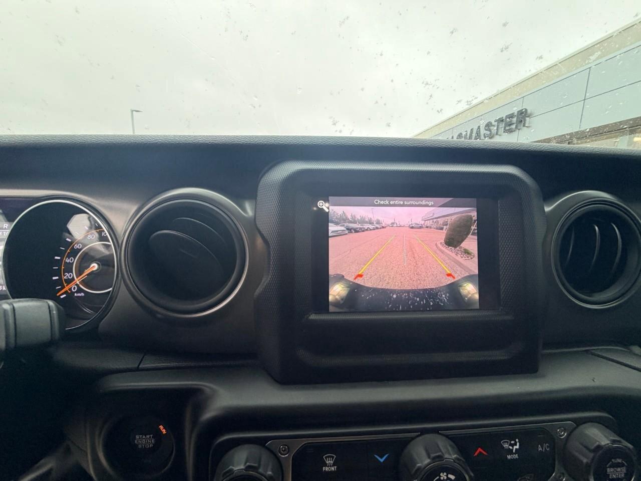 2022 Jeep Gladiator WillysWILLYS, 3.6L V6, 4X4, AUTOMATIC, ALLOYS, CLO Photo