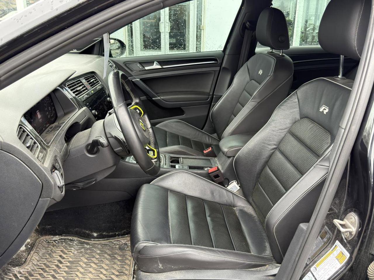 2018 Volkswagen Golf R  Photo