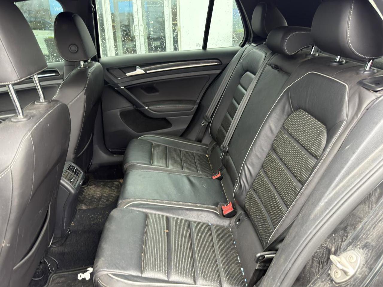 2018 Volkswagen Golf R  Photo