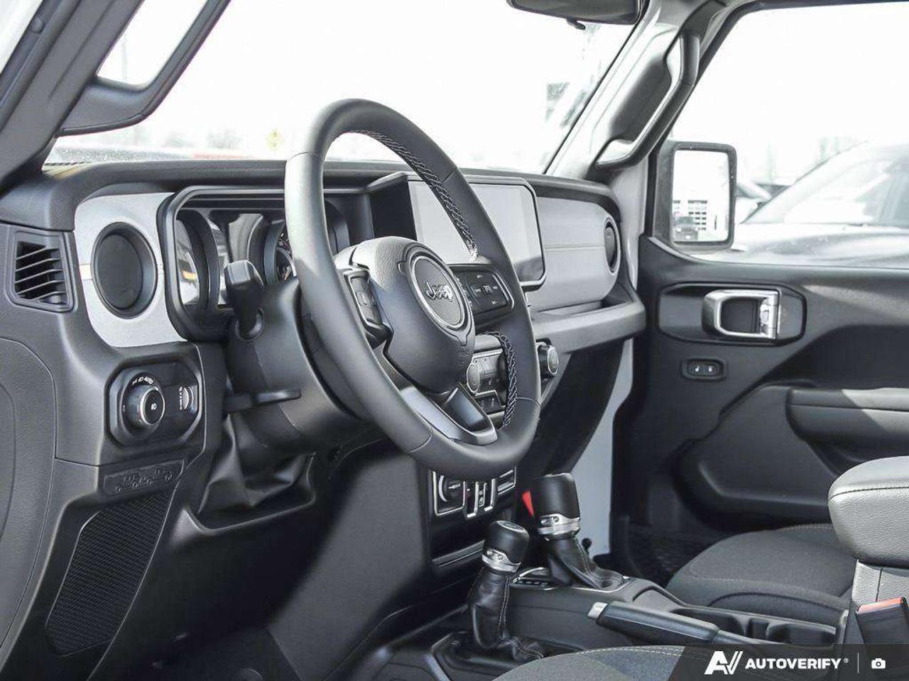 2025 Jeep Wrangler Sport S Photo