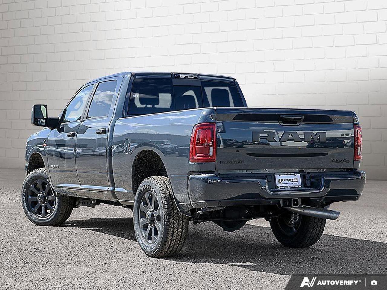 2025 RAM 2500  Photo3