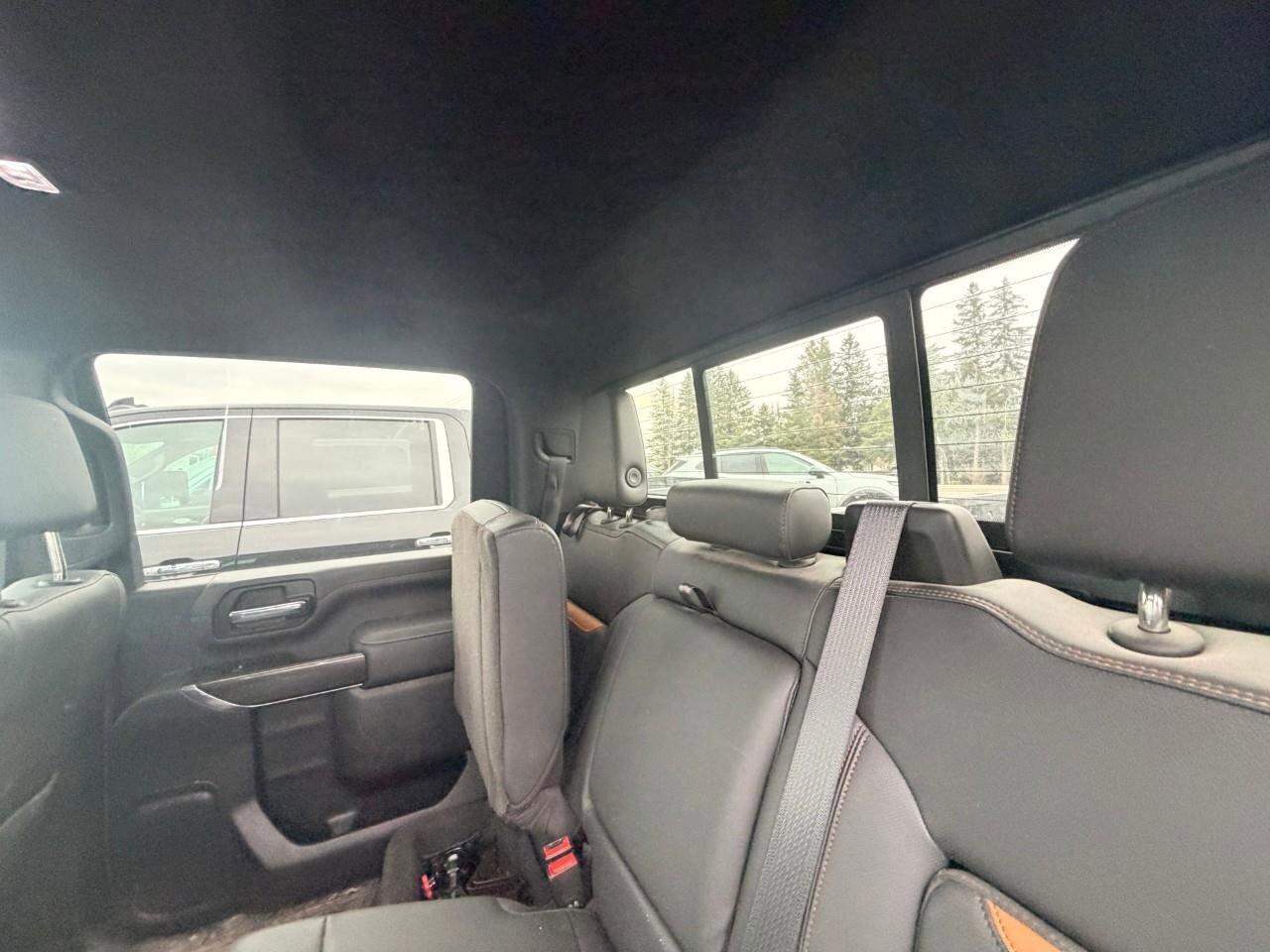 2020 GMC SIERRA 2500HD AT4AT4, 6.6L V8, 4X4, ALLOYS, LEATHER, MACMASTER O Photo