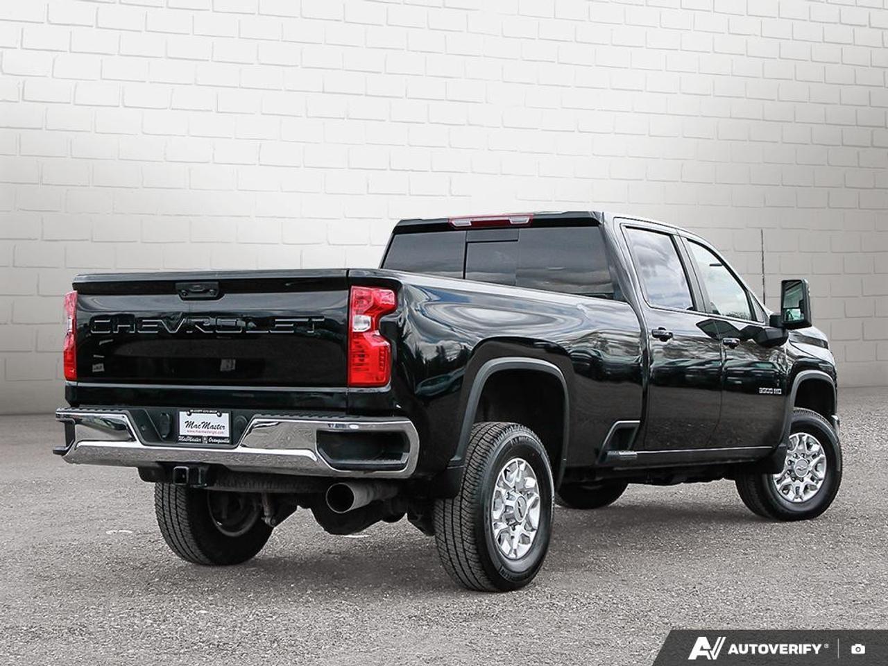2024 Chevrolet Silverado 3500HD 4WD Crew Cab Long Box LT Photo4