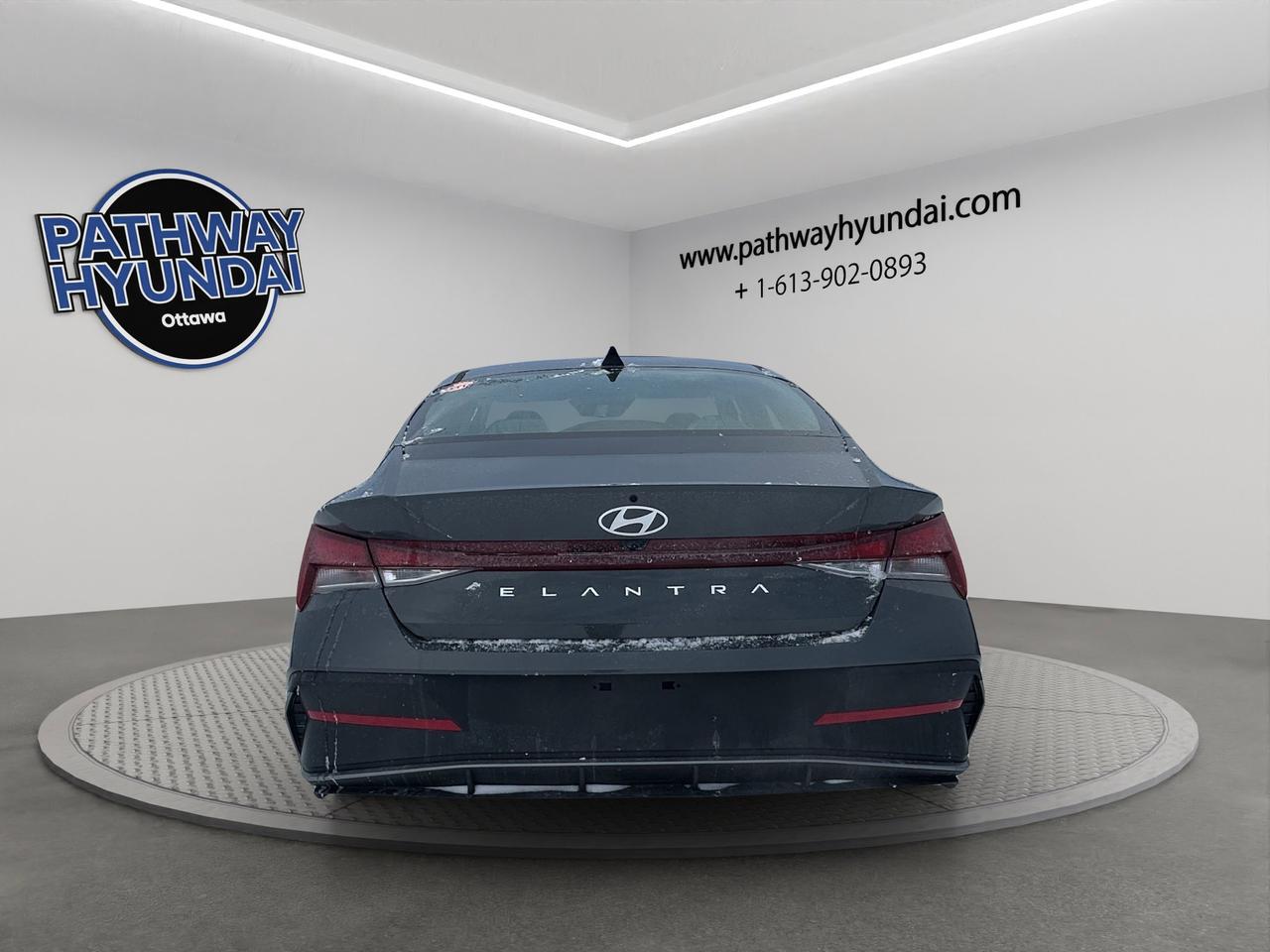 2026 Hyundai Elantra Essential Photo4