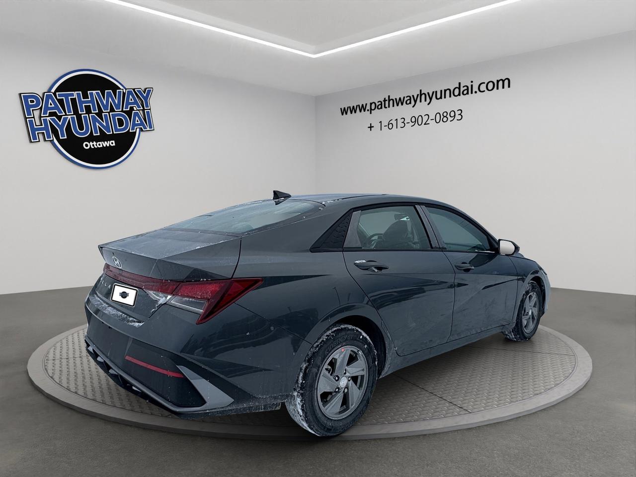 2026 Hyundai Elantra Essential Photo3