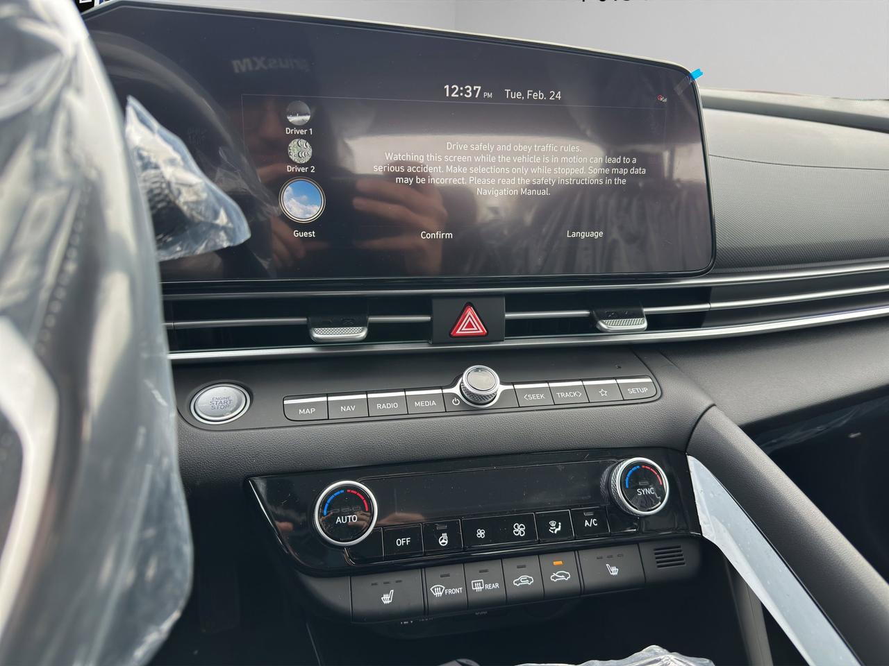 2026 Hyundai Elantra Hybrid Luxury Photo