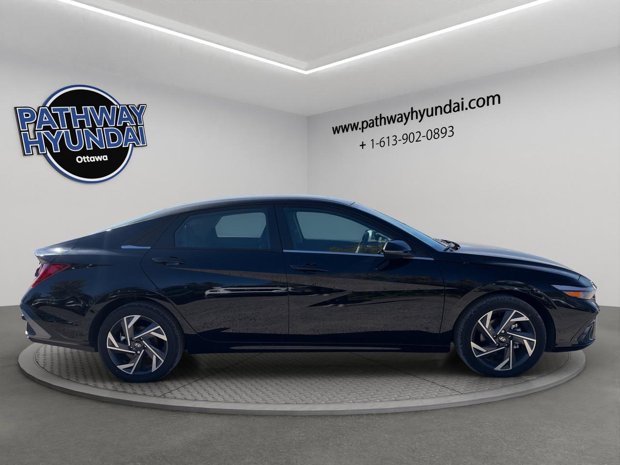 2026 Hyundai Elantra Hybrid Luxury Photo2