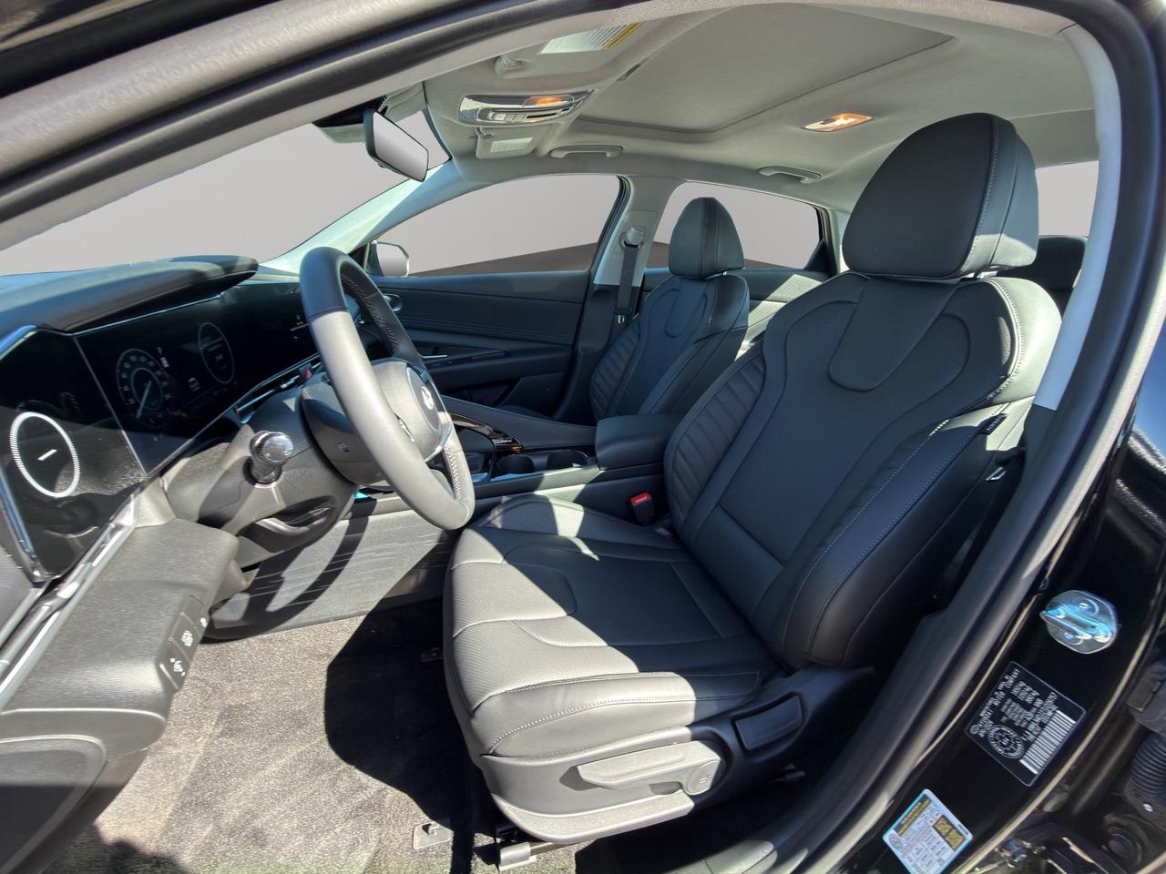 2026 Hyundai Elantra Hybrid Luxury Photo