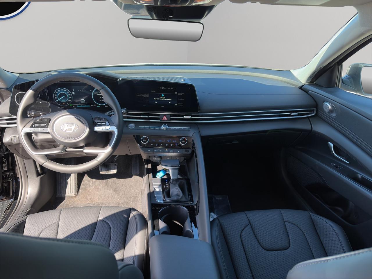 2026 Hyundai Elantra Hybrid Luxury Photo