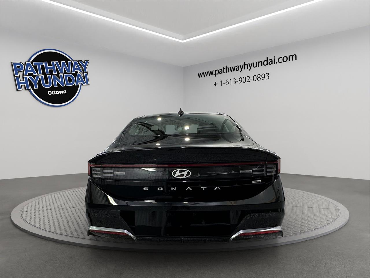 2026 Hyundai Sonata Hybrid Preferred-Trend Photo4