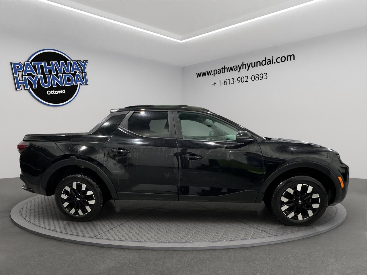 2025 Hyundai Santa Cruz Preferred | Reverse Cam | Heated Seats Photo