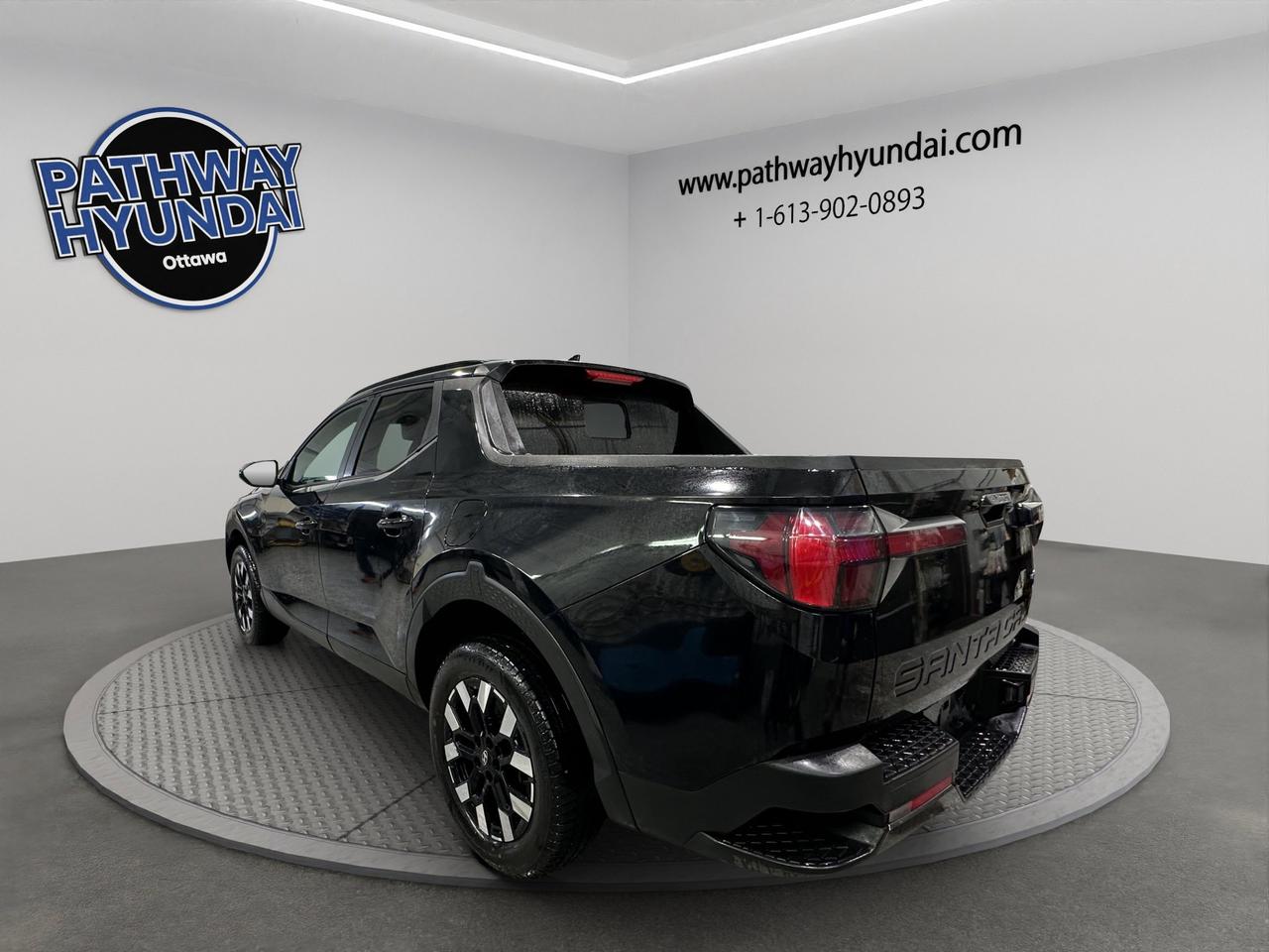 2025 Hyundai Santa Cruz Preferred | Reverse Cam | Heated Seats Photo