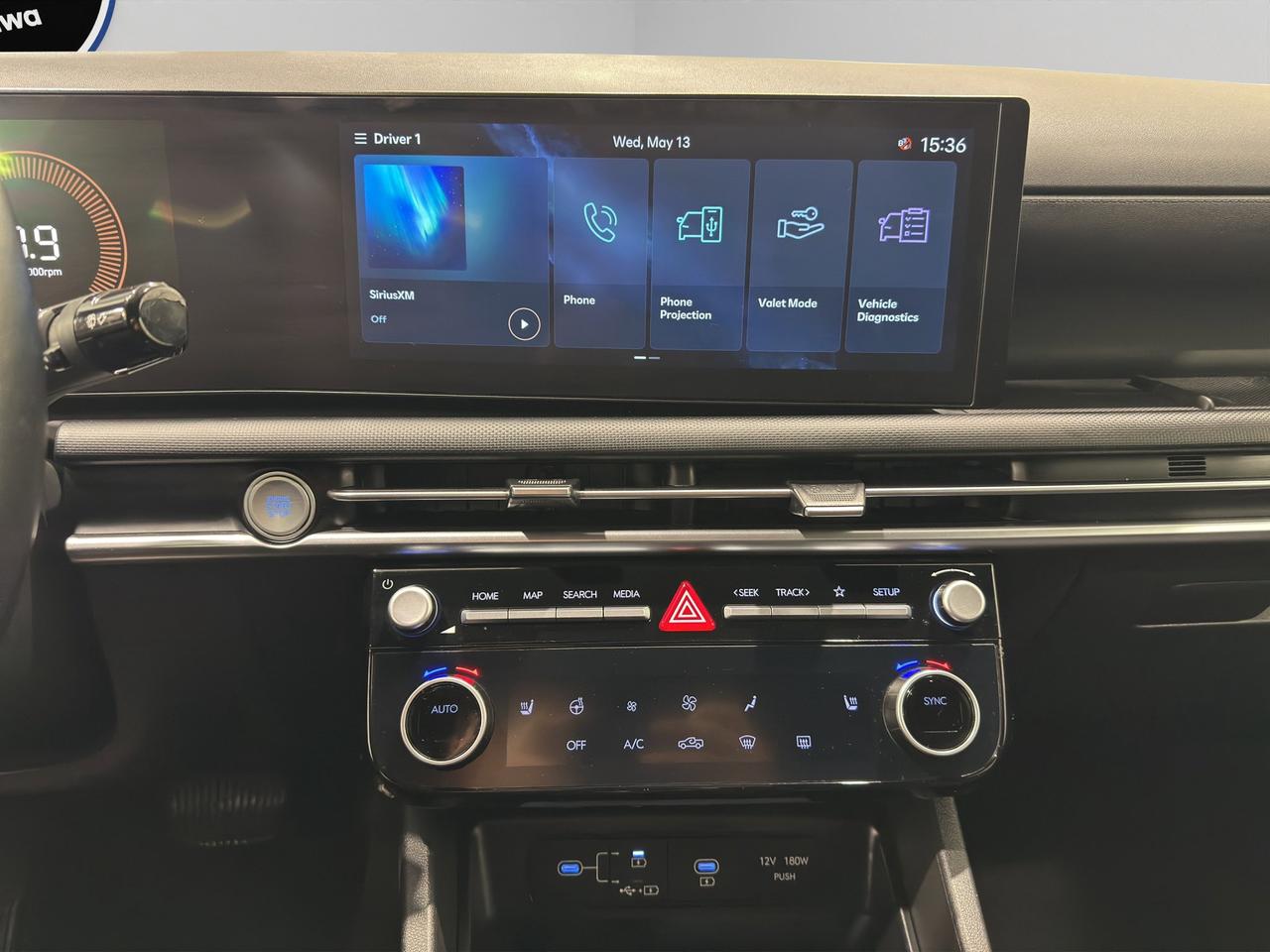 2025 Hyundai Santa Cruz Preferred | Reverse Cam | Heated Seats Photo