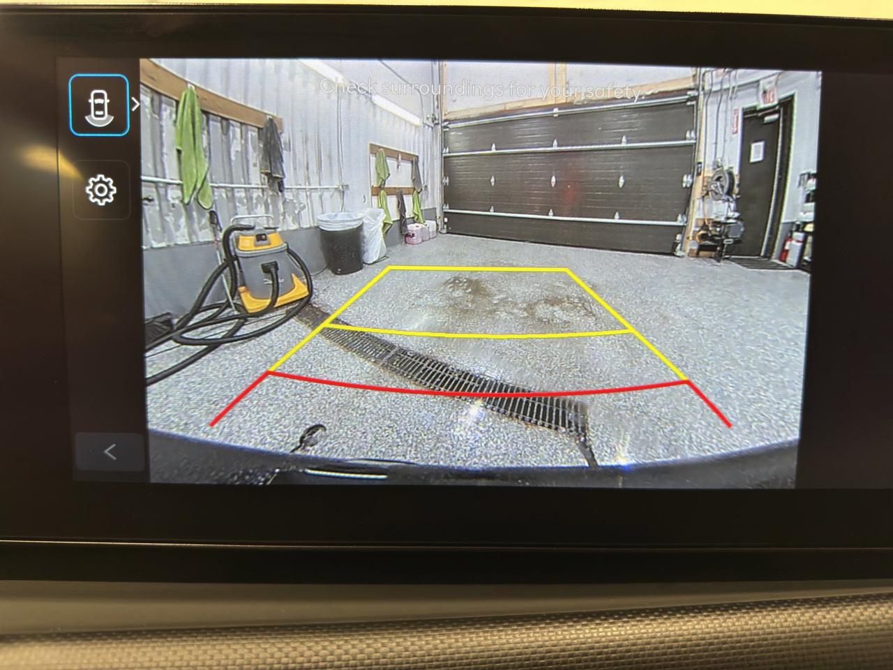 2025 Hyundai Santa Cruz Preferred | Reverse Cam | Heated Seats Photo