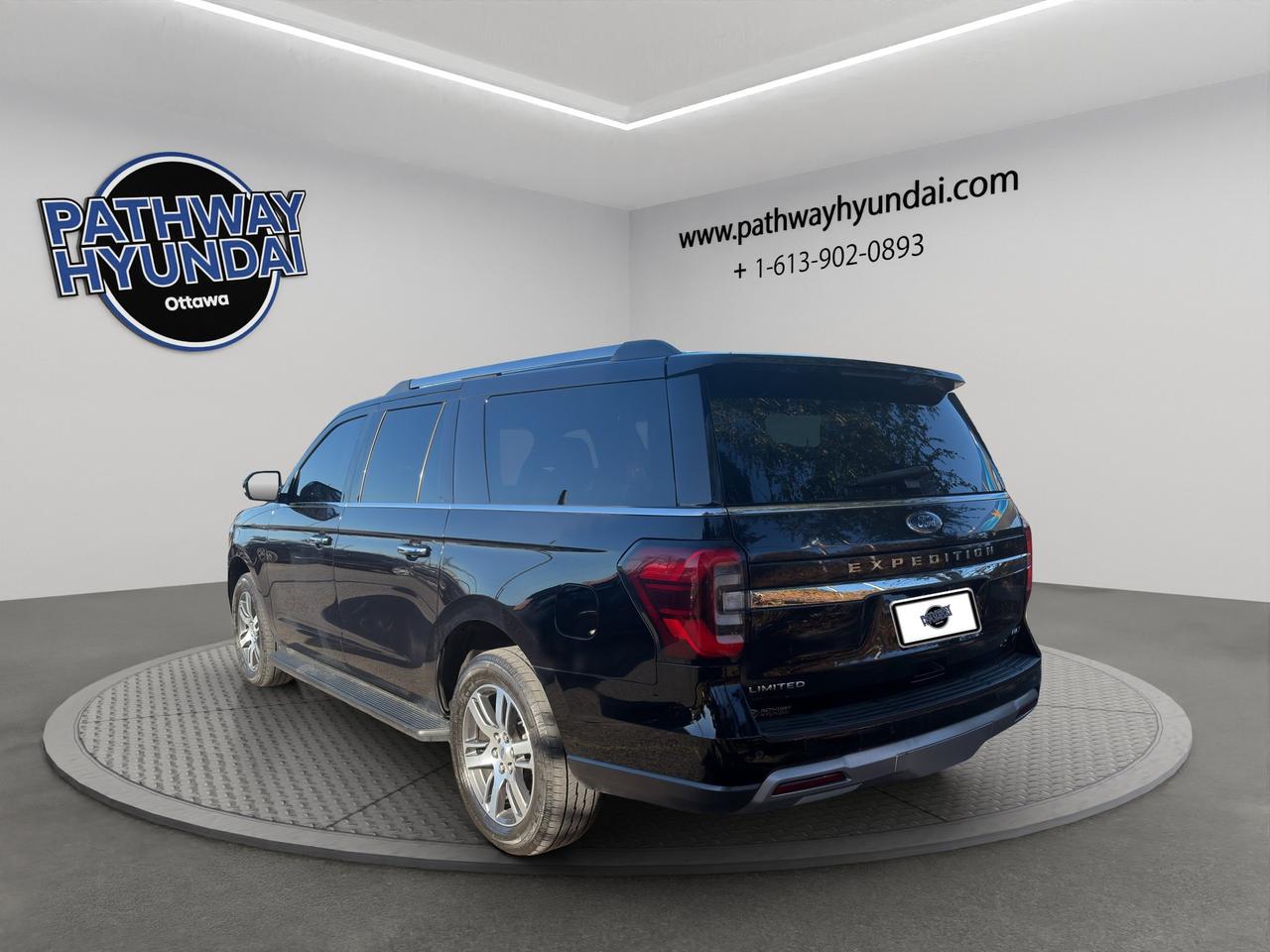 2024 Ford Expedition Limited Max | 9,000 lbs Towing Capacity | Sunroof | Cross-traffic alert | Pre-collision assist | Photo