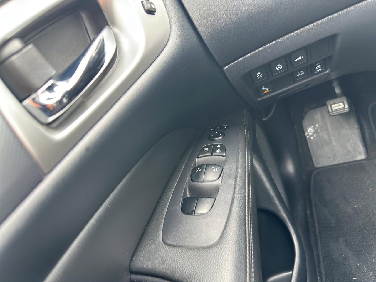 2019 Nissan Pathfinder SL Premium | Reverse Cam | Heated Seats Photo