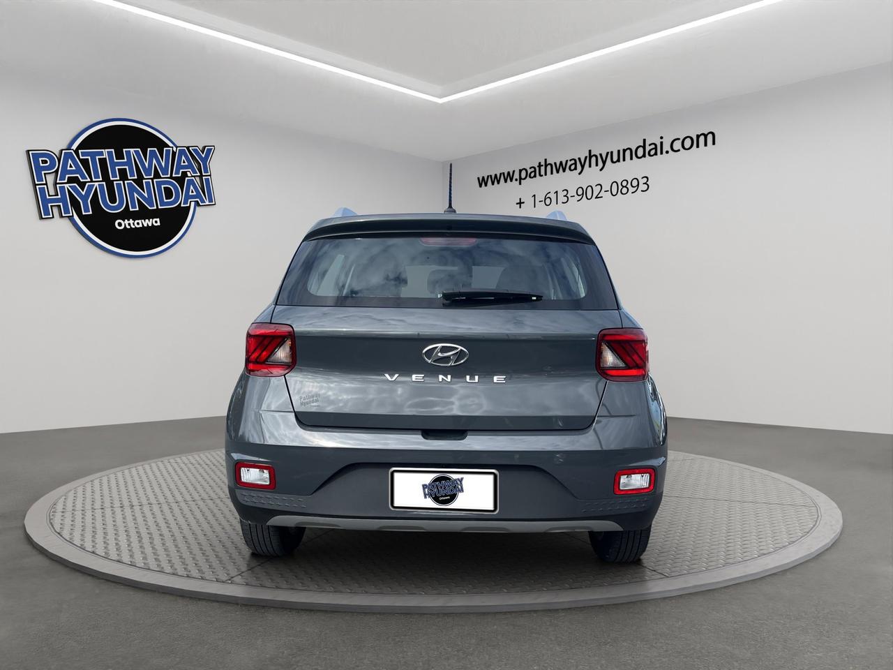 2024 Hyundai Venue Preferred | Reverse Cam | Heated Seats Photo4