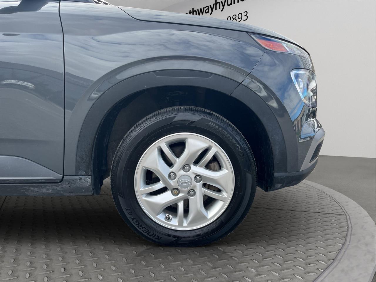 2024 Hyundai Venue Preferred | Reverse Cam | Heated Seats Photo