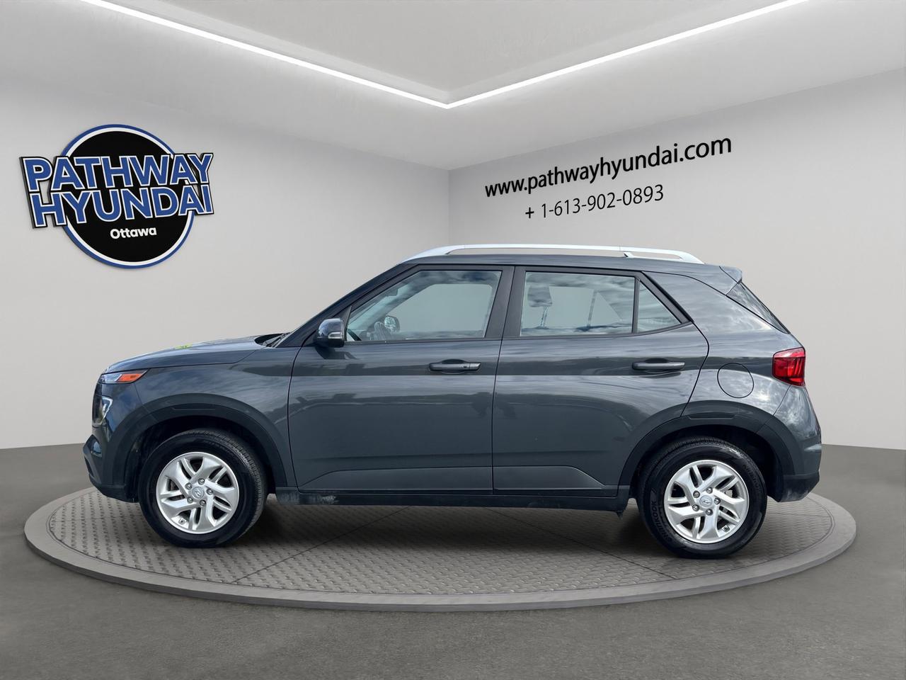 2024 Hyundai Venue Preferred | Reverse Cam | Heated Seats Photo