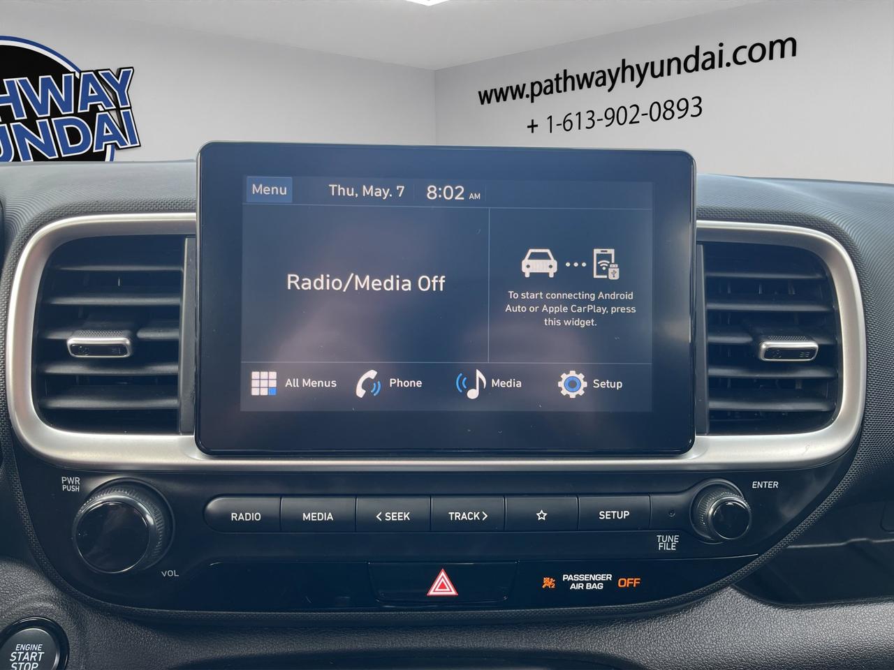 2024 Hyundai Venue Preferred | Reverse Cam | Heated Seats Photo