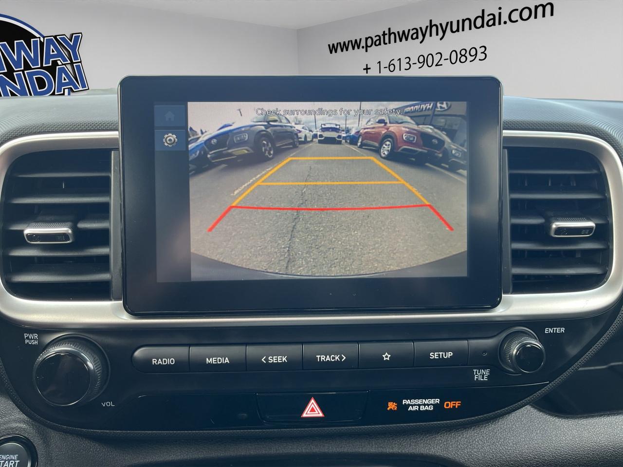 2024 Hyundai Venue Preferred | Reverse Cam | Heated Seats Photo