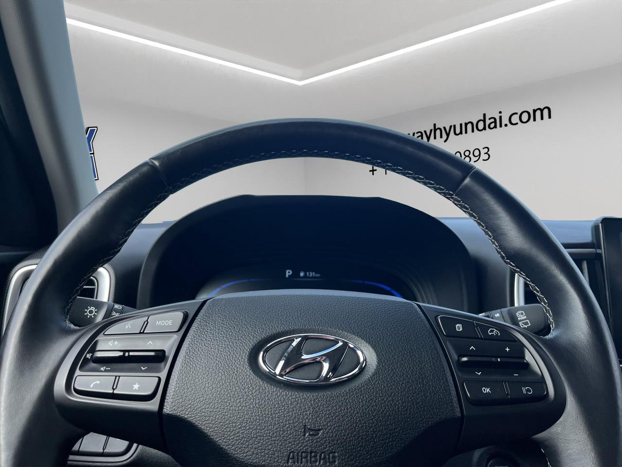 2024 Hyundai Venue Preferred | Reverse Cam | Heated Seats Photo