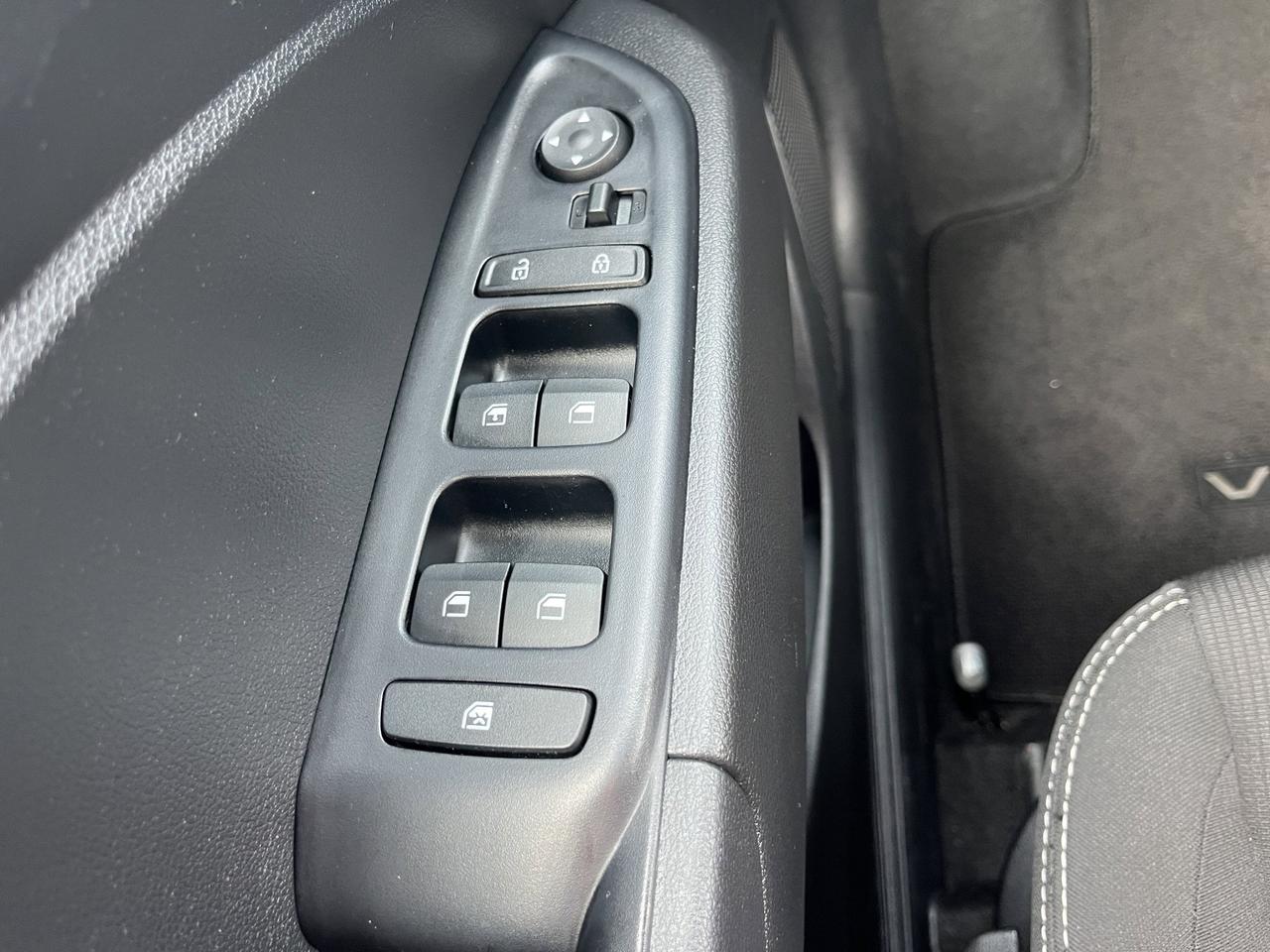 2024 Hyundai Venue Preferred | Reverse Cam | Heated Seats Photo