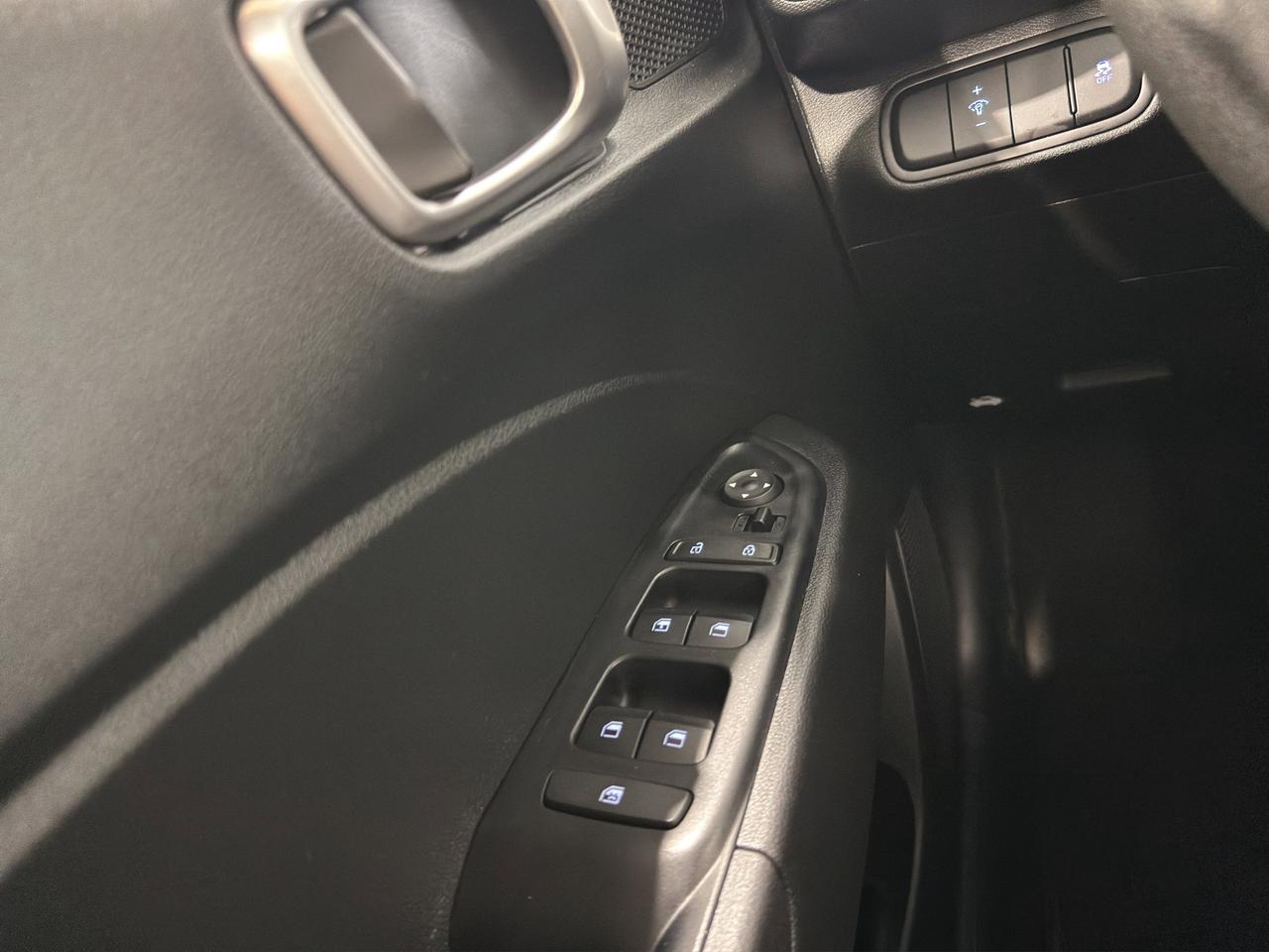 2024 Hyundai Venue Essential | Reverse Cam | Heated Seats Photo