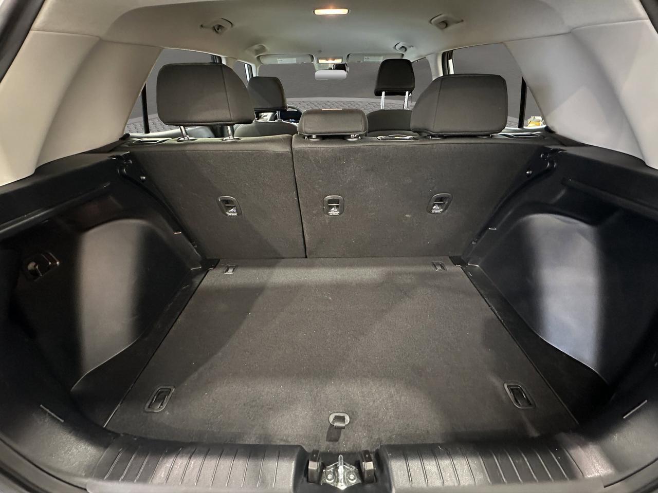 2024 Hyundai Venue Essential | Reverse Cam | Heated Seats Photo