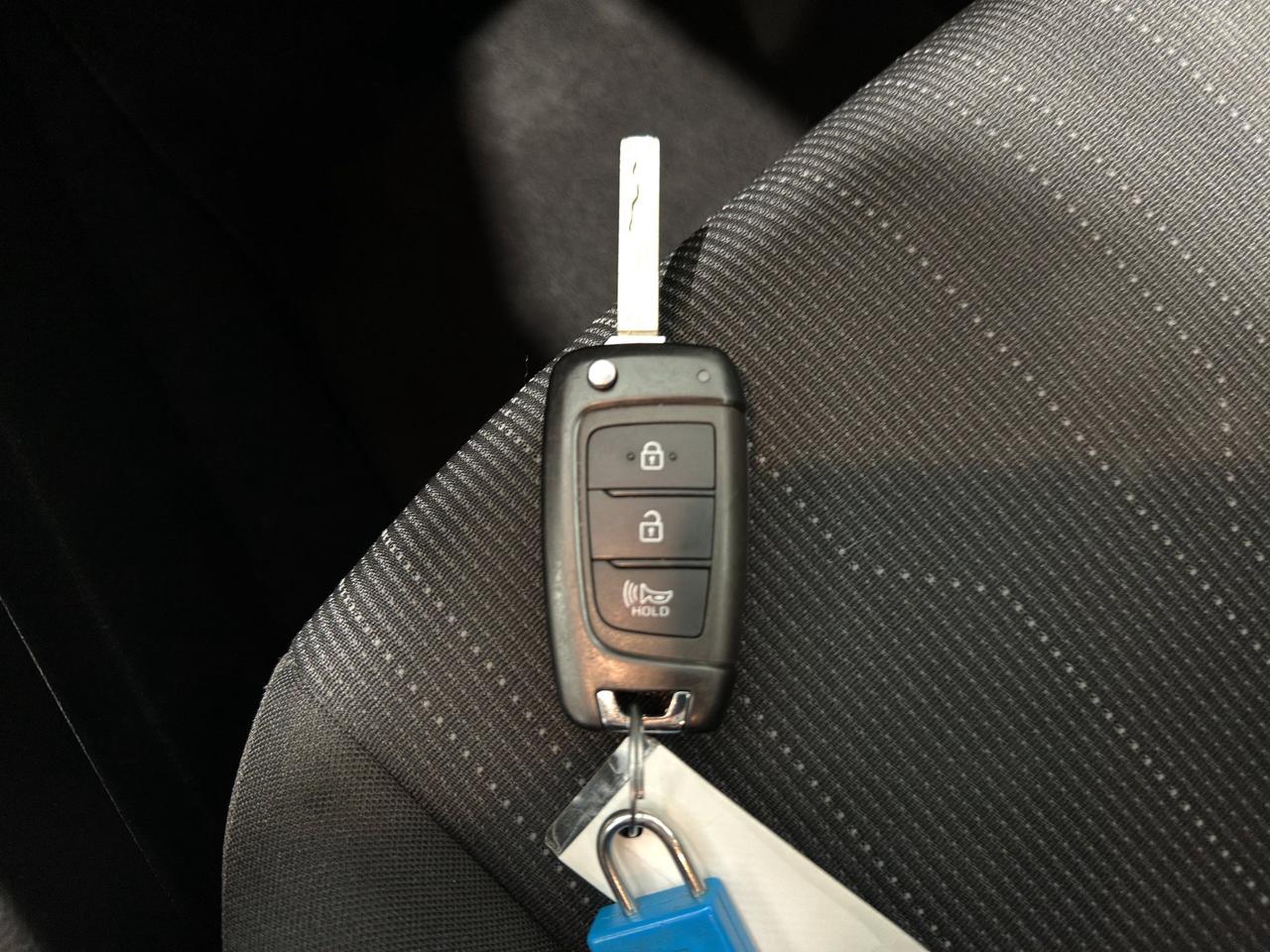 2024 Hyundai Venue Essential | Reverse Cam | Heated Seats Photo