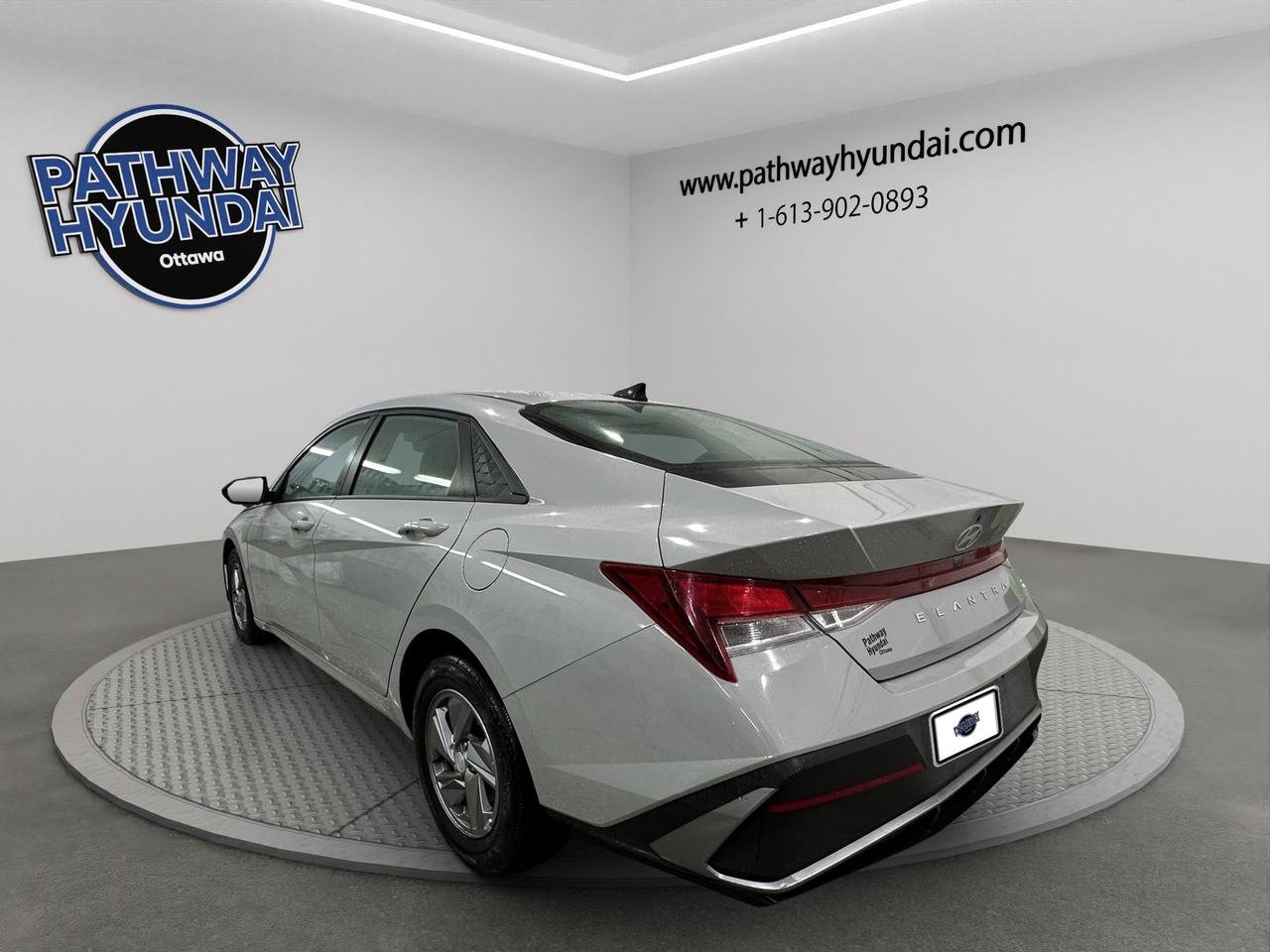 2025 Hyundai Elantra Essential | Reverse Cam | Heated Seats Photo