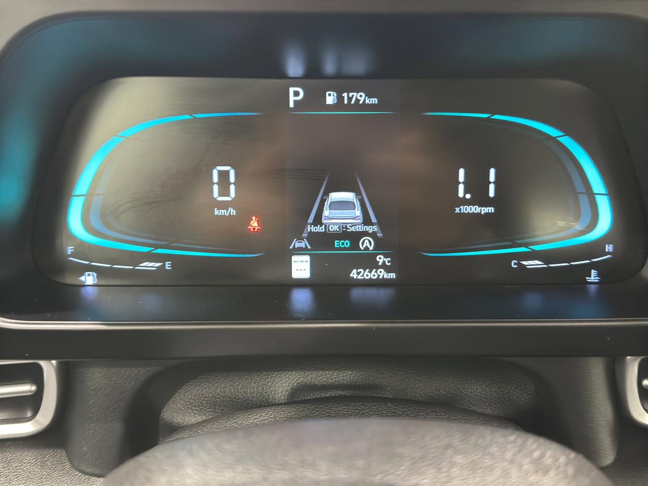 2025 Hyundai Elantra Essential | Reverse Cam | Heated Seats Photo