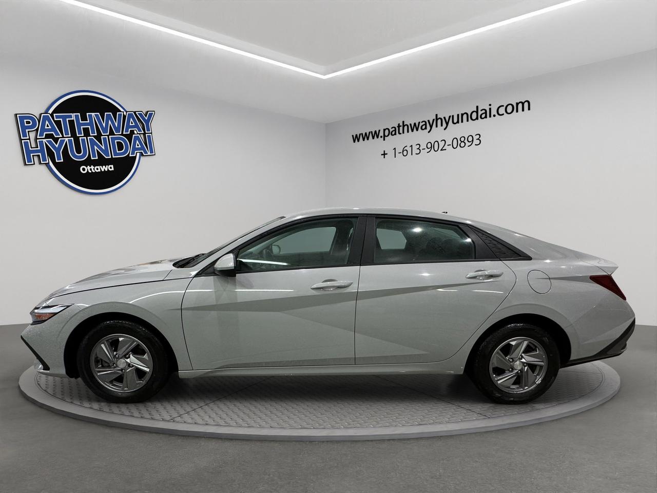 2025 Hyundai Elantra Essential | Reverse Cam | Heated Seats Photo