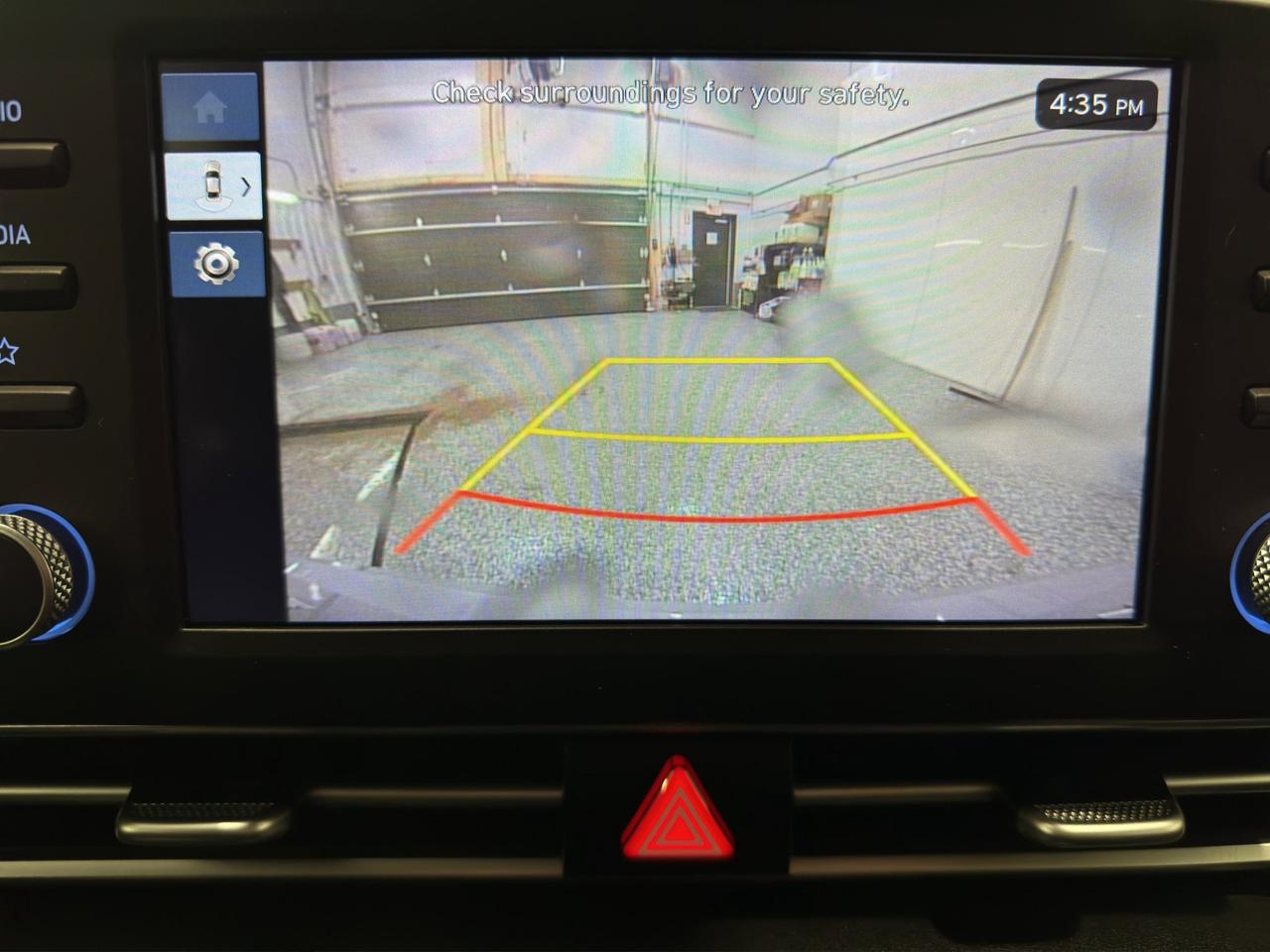 2025 Hyundai Elantra Essential | Reverse Cam | Heated Seats Photo