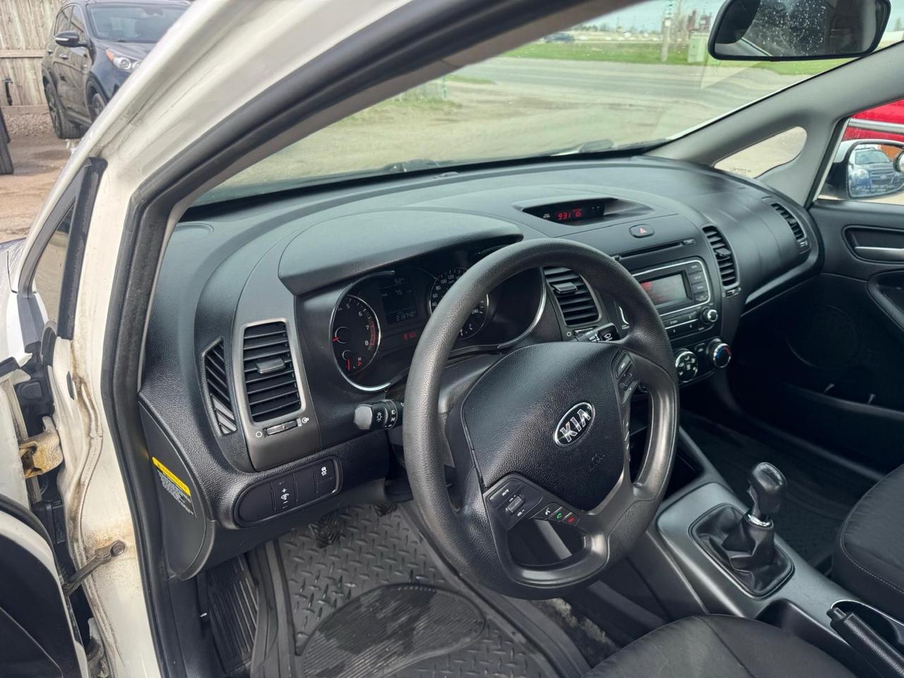 2016 Kia Forte LX, MANUAL, SEDAN, 4 CYL, GREAT ON FUEL, CERTIFIED Photo