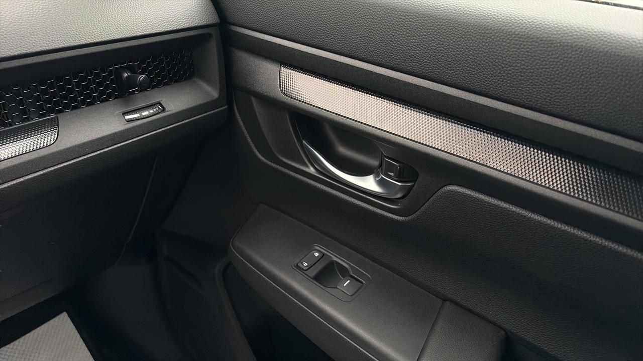 2025 Honda CR-V LX AWD Photo