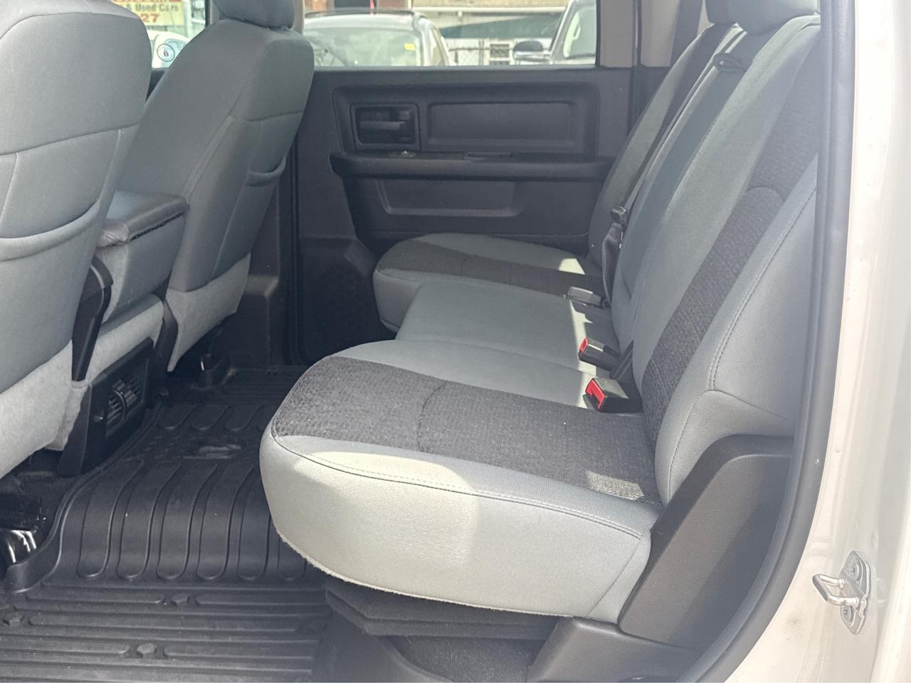 2020 RAM 1500 Classic Express 4x4 Crew Cab 5'7  Bx WE FINANCE ALL CREDIT Photo