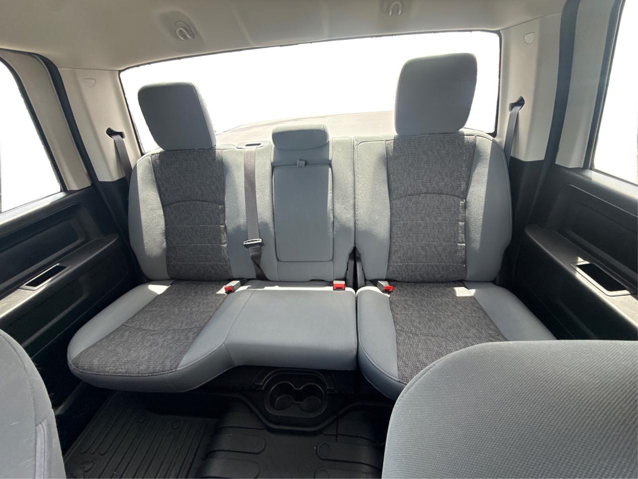 2020 RAM 1500 Classic Express 4x4 Crew Cab 5'7  Bx WE FINANCE ALL CREDIT Photo