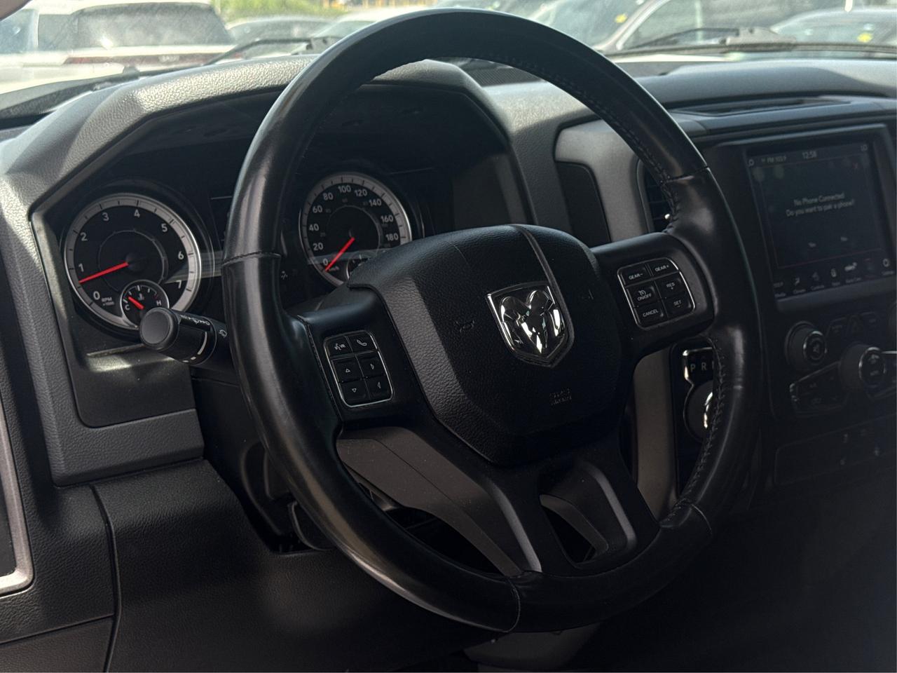 2020 RAM 1500 Classic Express 4x4 Crew Cab 5'7  Bx WE FINANCE ALL CREDIT Photo