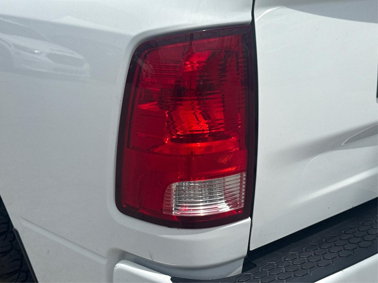 2020 RAM 1500 Classic Express 4x4 Crew Cab 5'7  Bx WE FINANCE ALL CREDIT Photo