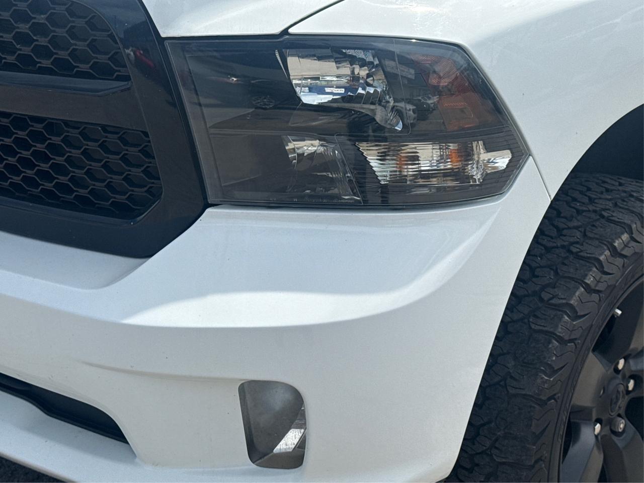 2020 RAM 1500 Classic Express 4x4 Crew Cab 5'7  Bx WE FINANCE ALL CREDIT Photo